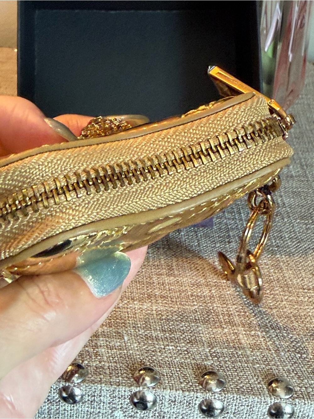 NIB Kurt Geiger Kensington quilted Goldtone heart charm keychain - Picture 10 of 12